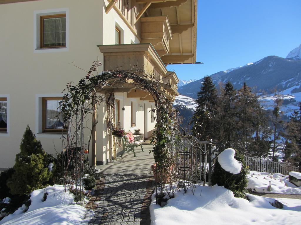 Neurauthof Hotell Zellberg Exteriör bild